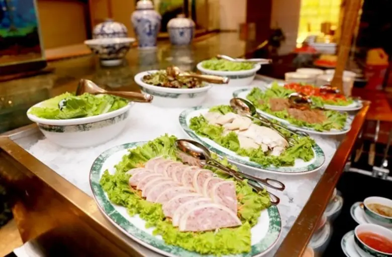 อิ่มจุกๆกับบุฟเฟ่ต์ดินเนอร์สไตล์จีนแท้ ณ ห้องอาหารจีนไดนาสตี้ โรงแรมเซ็นทาราแกรนด์ฯ เซ็นทรัลเวิลด์