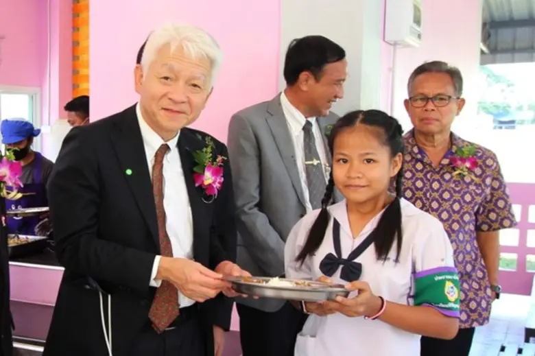 มูลนิธิอายิโนะโมะโต๊ะ ส่งมอบอาคารโรงอาหาร หลังที่ 126