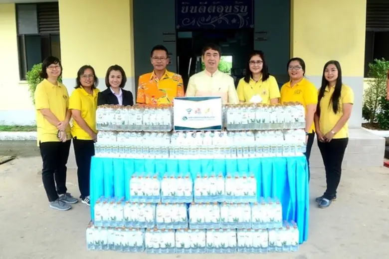 นายแพทย์ศิริชัย ลิ้มสกุล ผู้อำนวยการ บริษ...