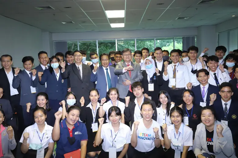 ศ.ดร.เอนก เหล่าธรรมทัศน์ รมว.การอุดมศึกษา...