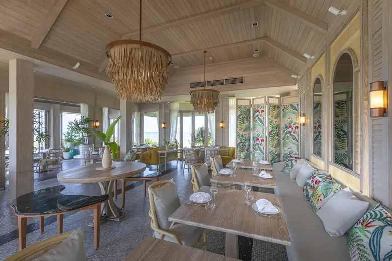 ห้องอาหาร "ล่องใต้" ณ โรงแรมเคป ฟาน เกาะส...