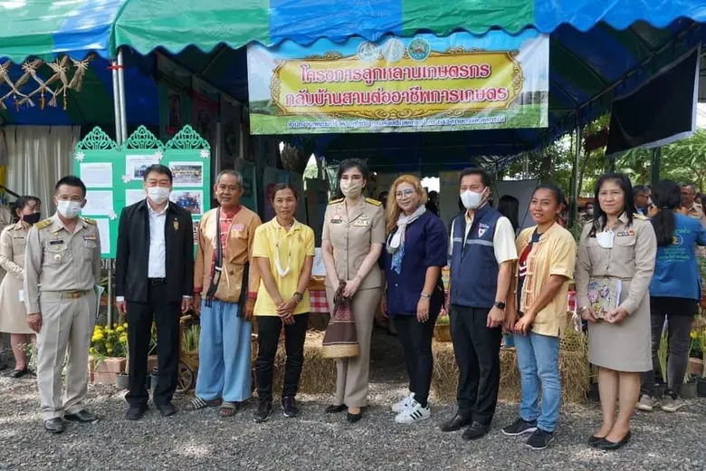 รมช.มนัญญา ลงพื้นที่สหกรณ์นิคมศรีสำโรง จำกัด อำเภอศรีสำโรงจังหวัดสุโขทัย