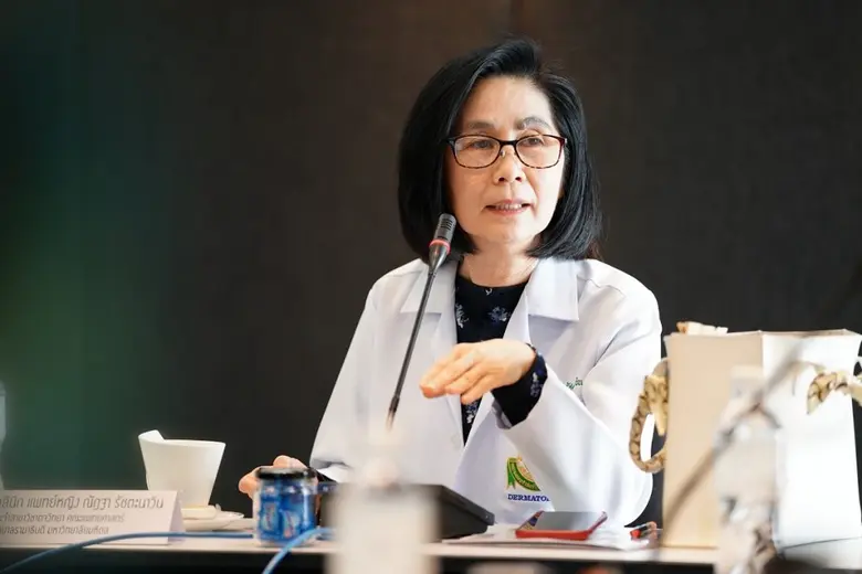 สถาบันโรคผิวหนัง และคณะแพทยศาสตร์ โรงพยาบาลรามาธิบดี ชวนมาทำความรู้จักและเข้าใจ "โรคสะเก็ดเงินเป็นมากกว่าโรคทางผิวหนัง"