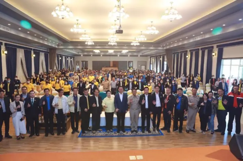 นายพุทธิพงษ์ ปุณณกันต์ รัฐมนตรีว่าการกระท...