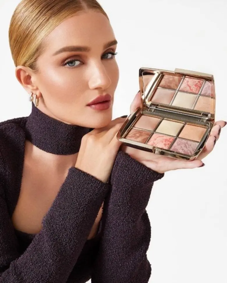 "Color of Siam" ไอเท็มบิวตี้ฮอตแบรนด์ดัง ยกทัพเสิร์ฟความงามให้กับสาวๆ ฉลองเทศกาลแห่งความสุขช่วงปลายปี ที่สยามเซ็นเตอร์ เมืองแห่งไอเดียที่ล้ำเทรนด์