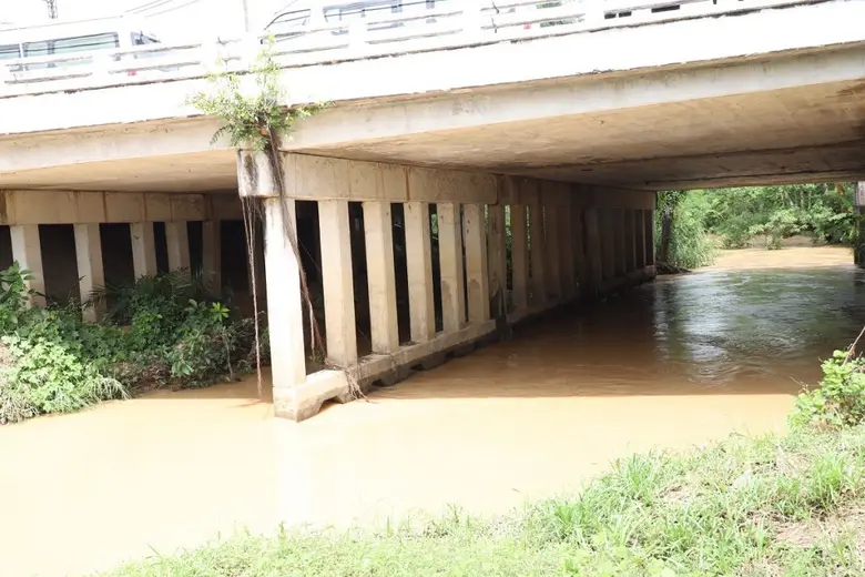 มท.3 สั่งการกรมโยธาฯ เร่งดำเนินโครงการก่อสร้าง เขื่อนป้องกันตลิ่งริมคลองสินปุน จ.กระบี่ บรรเทาความเดือดร้อนประชาชน