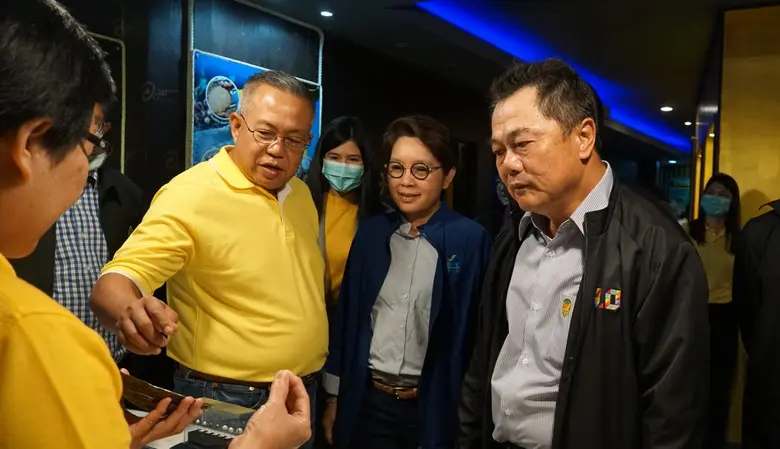 ประธาน SME D Bank นำคณะผู้บริหารลงพื้นที่ จ.ภูเก็ต  เยี่ยมชมกิจการลูกค้าสินเชื่อกองทุนพัฒนาเอสเอ็มอีตามแนวประชารัฐ