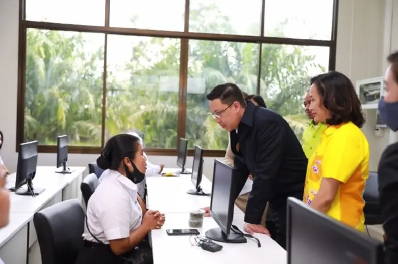 "พุทธิพงษ์" ลงพื้นที่ จ.พังงา เยี่ยมชมศูนย์ดิจิทัลชุมชน-ไทยแลนด์โพสต์มาร์ท