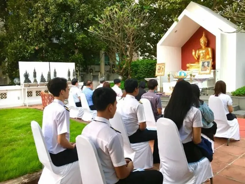 ม.ศรีปทุม เสริมบุญบารมี สวดมนต์ นั่งสมาธิ เดินจงกรม สร้างบุญกุศลและเสริมสิริมงคลแก่ชีวิต