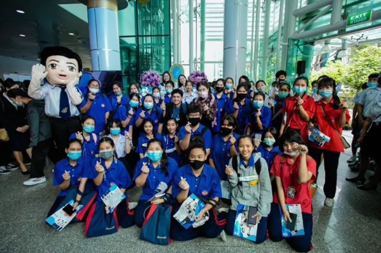 ม.สวนดุสิต เปิดบ้านแนะแนวหลักสูตร Insight SDU TCAS 64 ครูแนะแนว - นักเรียนตบเท้าร่วมงานอย่างคึกคัก