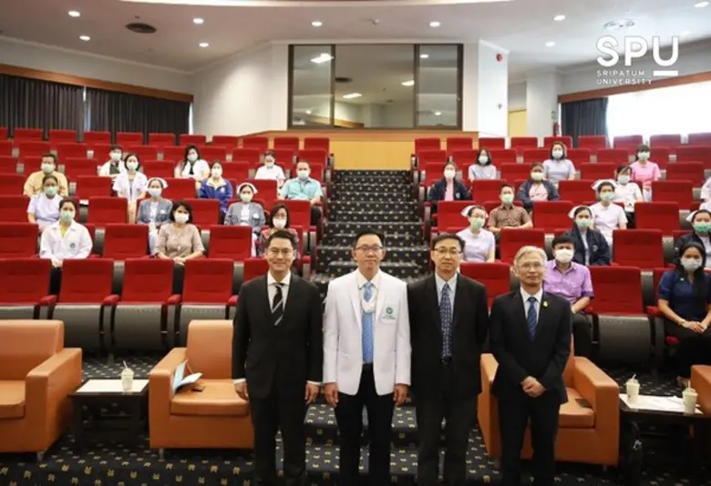 อาจารย์นิติ เนื่องจำนงค์ ผู้อำนวยการศูนย์...