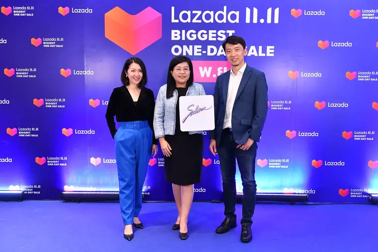 นางสาวดวงดาว มหะนาวานนท์ ผู้อำนวยการสายงา...