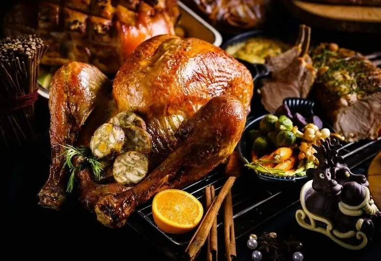 ร่วมเฉลิมฉลองเทศกาลวันขอบคุณพระเจ้ากับบุฟเฟ่ต์มื้อเย็น ณ ห้องอาหารวัวล่า!