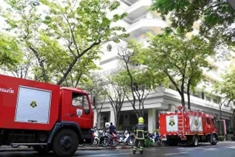 ผู้บริหารจุฬาฯ นำทีมฝึกซ้อมแผนปฏิบัติการดับเพลิงและอพยพหนีไฟ ขั้นรุนแรงเสมือนจริง เต็มรูปแบบ อาคารจามจุรี 5