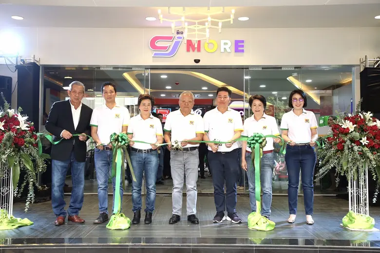 นายเสถียร เศรษฐสิทธิ์ ประธานกรรมการ บริษั...