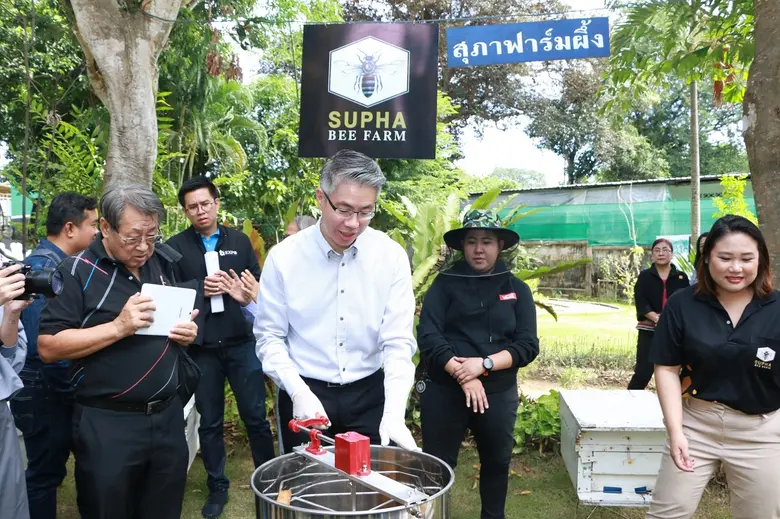 กสอ. หนุนนโยบายรวมกลุ่มผู้ประกอบการเชิงพื้นที่ - กลุ่มธุรกิจ ทางออกวิกฤตเศรษฐกิจได้ผลจริง ตั้งเป้าปี 64