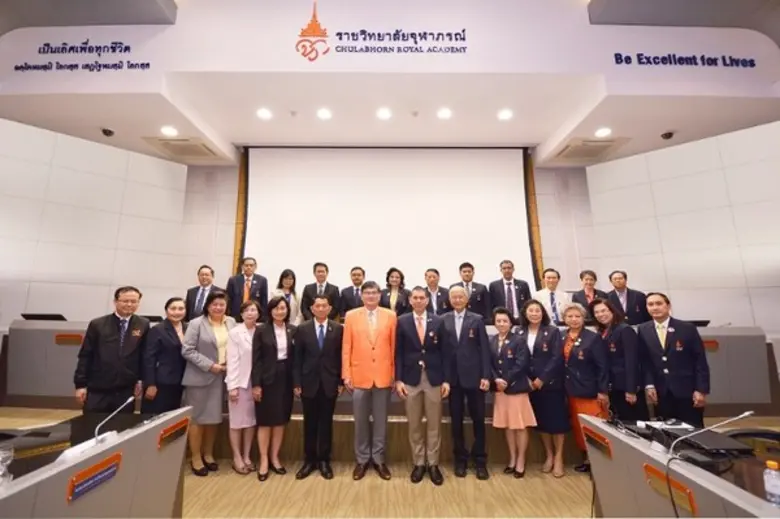 ศ.พิเศษ ดร.เอนก เหล่าธรรมทัศน์ รัฐมนตรีว่...