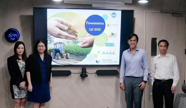 คุณโฮ เรน ฮวา (ที่ 2 จากขวา) ประธานเจ้าหน...