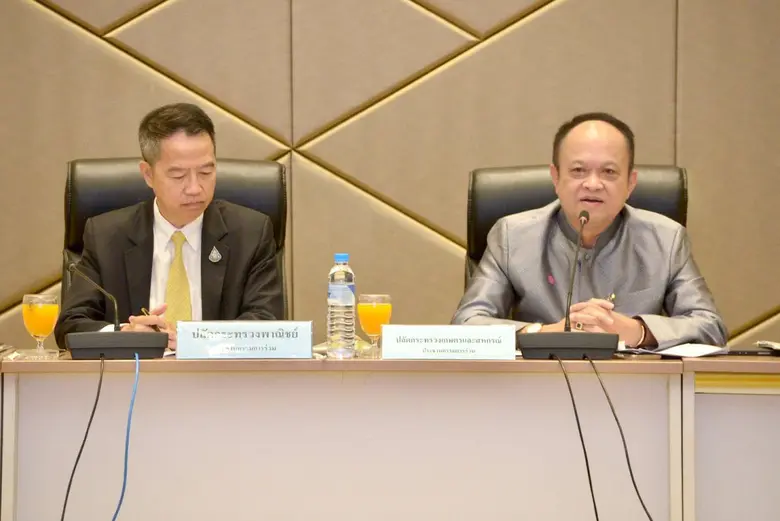 ดร.ทองเปลว กองจันทร์ ปลัดกระทรวงเกษตรและส...