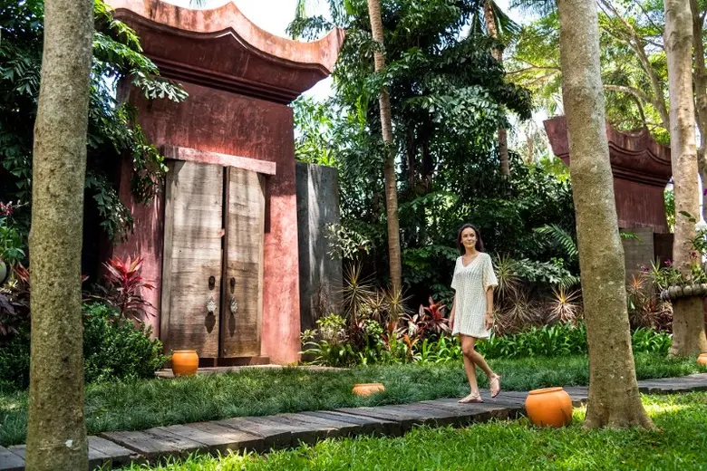 เฉลิมฉลองเทศกาลคริสต์มาสและปีใหม่ที่แต่งแต้มด้วยแสงอาทิตย์อันอบอุ่นบนเกาะสมุย และเกาะพะงัน