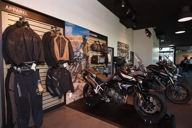 เวียร์ ศุกลวัฒน์ เปิด "ไทรอัมพ์ รังสิต" โชว์รูมและศูนย์บริการมาตรฐานระดับโลก เสิร์ฟดีมานด์ตลาดพรีเมียมบิ๊กไบค์ กรุงเทพโซนเหนือ ส่งท้ายปี