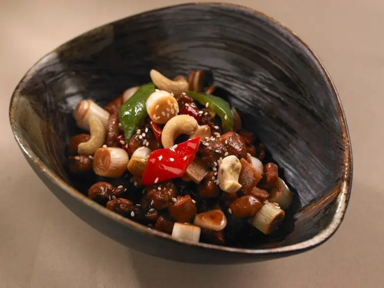 เดอะ เซอร์วิส 1921 เรสเตอรองท์ แอนด์ บาร์ เปิดตัวเมนูใหม่รสเลิศ