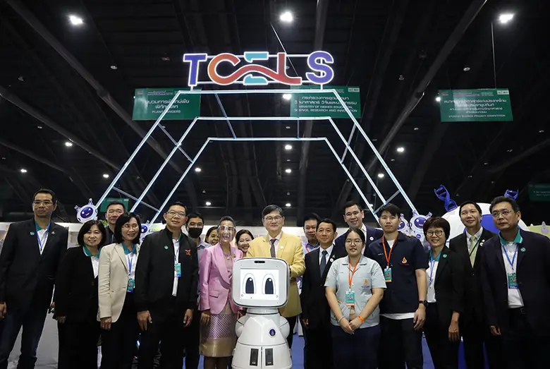 ศาสตราจารย์พิเศษ ดร.เอนก เหล่าธรรมทัศน์ ร...