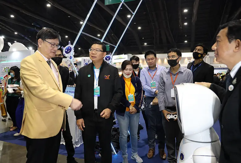 รมว.อว. เยี่ยมชมบูธทีเซลส์  งานมหกรรมวิทยาศาสตร์และเทคโนโลยี ประจำปี 2563