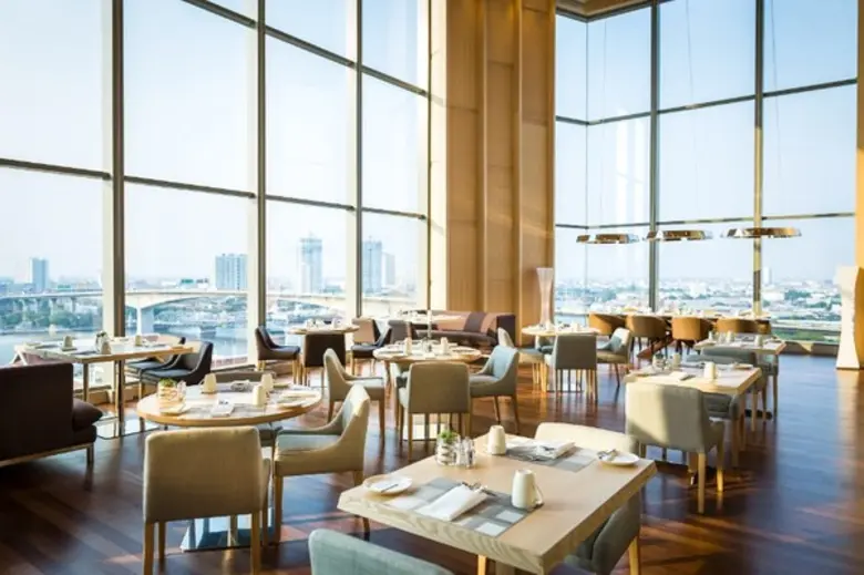 อวานี พลัส ริเวอร์ไซด์ ยกกองทัพอาหารทะเลขึ้นบกทุกคืนวันเสาร์ เอาใจคนรักบุฟเฟ่ต์ซีฟู้ด พร้อมวิวสุดอลังแม่น้ำเจ้าพระยา ณ ห้องอาหารสกายไลน์