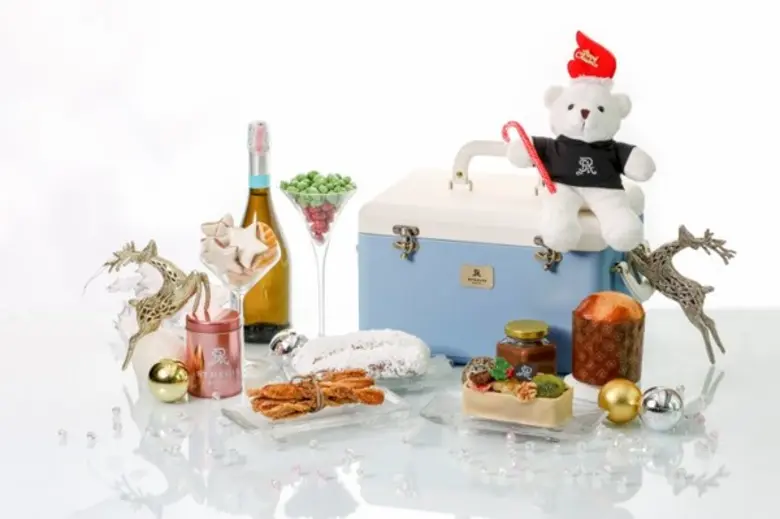 แบ่งปันช่วงเวลาแสนพิเศษกับครอบครัวและคนที่คุณรักในช่วงเทศกาลแห่งความสุขพร้อมเฉลิมฉลองวันคริสต์มาสและส่งท้ายปีเก่าต้อนรับปีใหม่ไปกับ "FESTIVE JOURNEY"