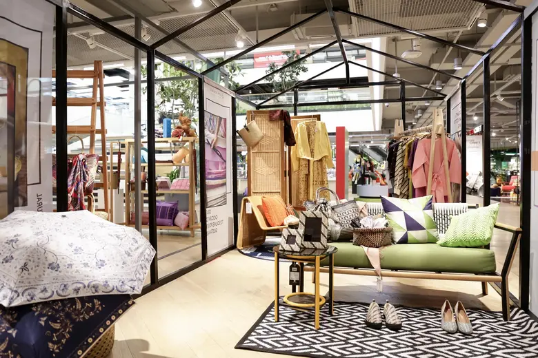 ไอคอนคราฟต์ สร้างความพิเศษ ชวนพบกับ พิพิธภัณฑ์ผ้าในสมเด็จพระนางเจ้าสิริกิติ์ฯ เปิดป็อบอัพครั้งแรกใจกลางเมือง วันนี้ ถึง ๖ มกราคม ๒๕๖๔