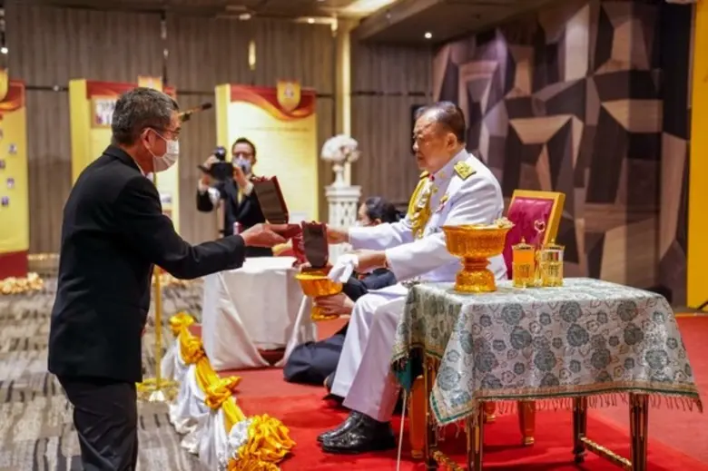 พระบาทสมเด็จพระวชิรเกล้าเจ้าอยู่หัว ทรงพร...