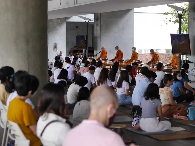 เริ่มต้นเดือนใหม่ 'สวนโมกข์กรุงเทพ' จัดกิจกรรม 'ธรรมะในสวน ตักบาตรเดือนเกิด'