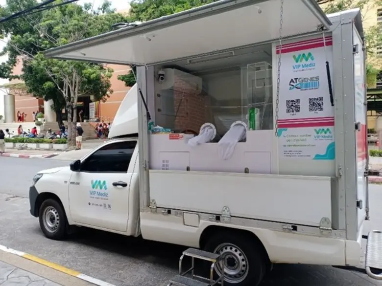 VIP-Mediz นำรถตรวจ COVID-19 ลงพื้นที่ สถาบันเทคโนโลยีพระจอมเกล้าเจ้าคุณทหารลาดกระบัง เตรียมพร้อมพิธีพระราชทานปริญญาบัตร