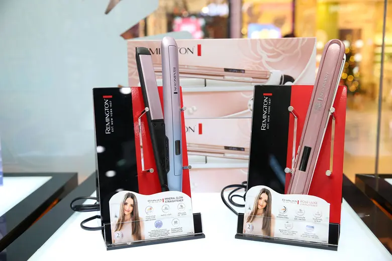 โนเบิล คอสเพอร์ จับมือ อีฟแอนด์บอย รุกตลาดความงามท้ายปี เปิดตัว "REMINGTON Rose Luxe Straightener"
