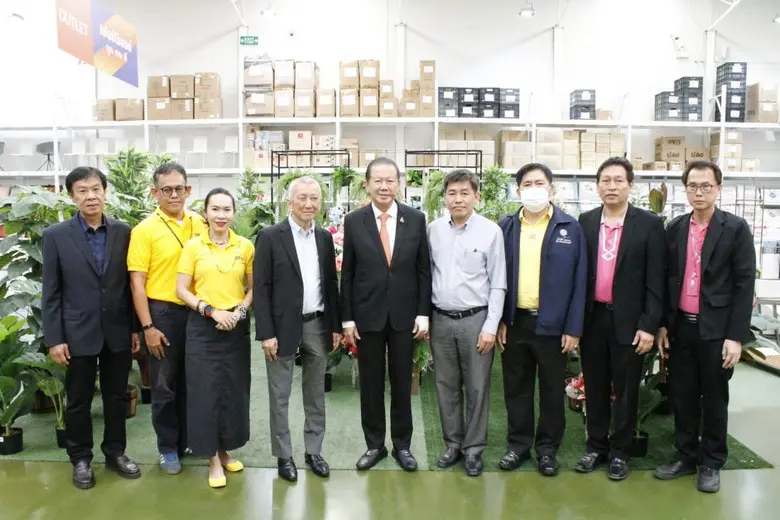 คณะผู้บริหาร มหาวิทยาลัยศรีปทุม ชลบุรี นำ...