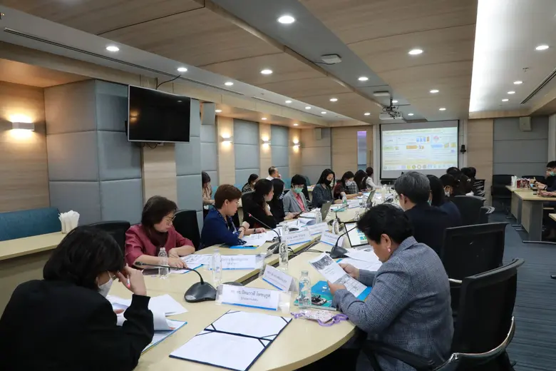 รศ. ดร.ปัทมาวดี โพชนุกูล ผู้อำนวยการสำนัก...