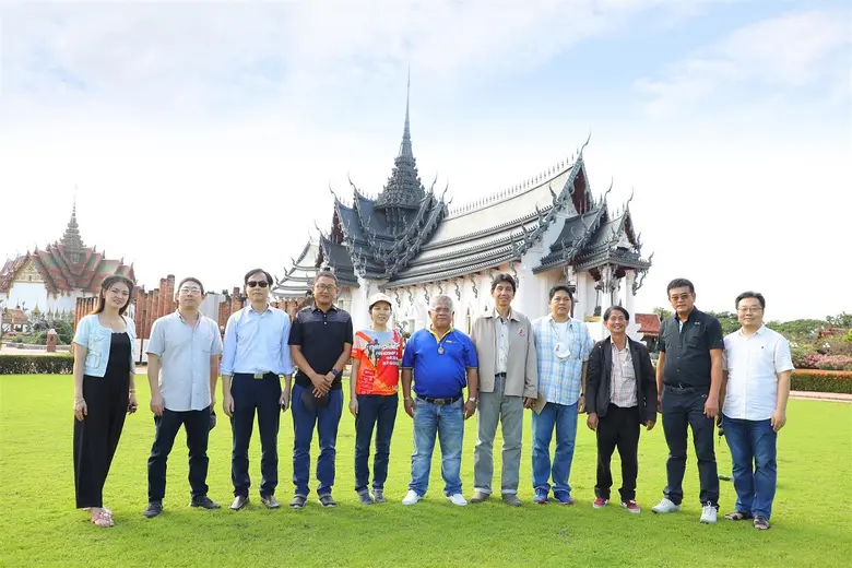 นายสุวัฒน์ สุขสัมฤทธิ์ ผู้จัดการฝ่ายสื่อส...