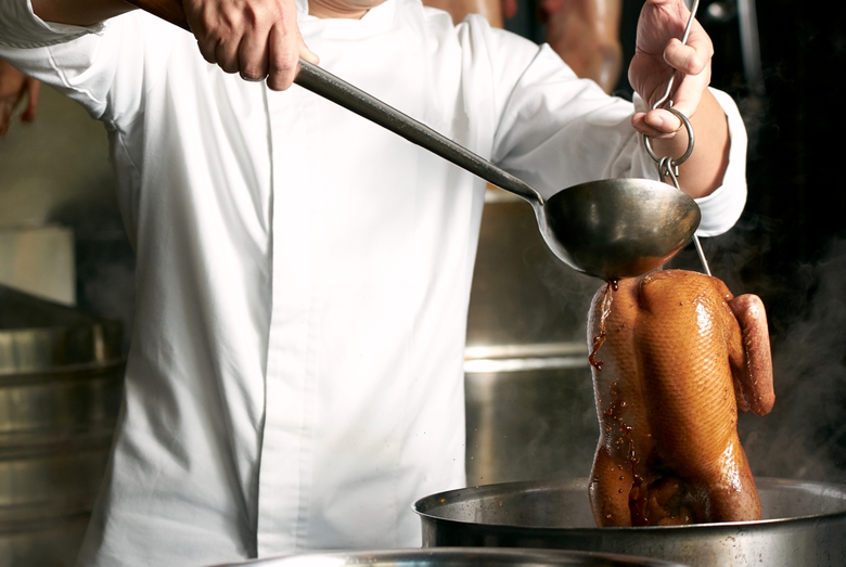 ลองลิ้มสุดยอดเป็ดปักกิ่งสูตรลับ ตำรับมาสเตอร์เชฟกัม ลัม ฮิง ที่ห้องอาหารจีนไดนาสตี้ ณ โรงแรมเซ็นทาราแกรนด์ ลาดพร้าว