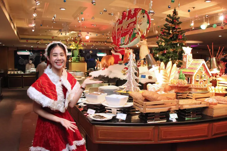 ขอเชิญมาร่วมฉลองคริสต์มาสอีฟ ในค่ำวันที่ ...