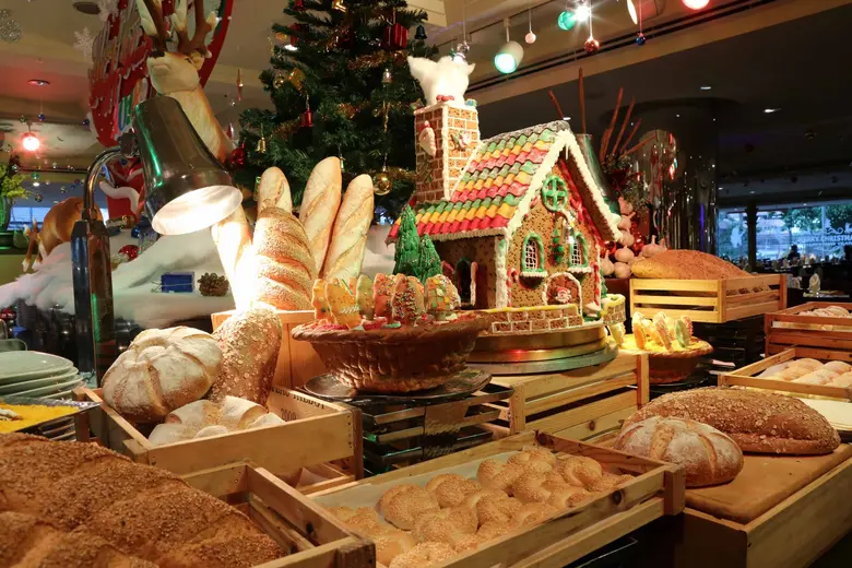 ฉลองคริสต์มาส" ที่ดิเอมเมอรัลด์ ค็อฟฟี่ช็อพ