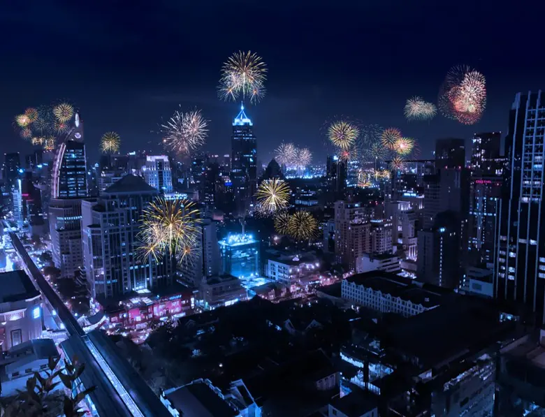 นับถอยหลังสู่ช่วงเวลาแห่งความสุขในเทศกาลคริสมาสต์และเทศกาลส่งท้ายปีเก่า ต้อนรับปีใหม่ ณ โรงแรมอินเตอร์คอนติเนนตัล กรุงเทพ