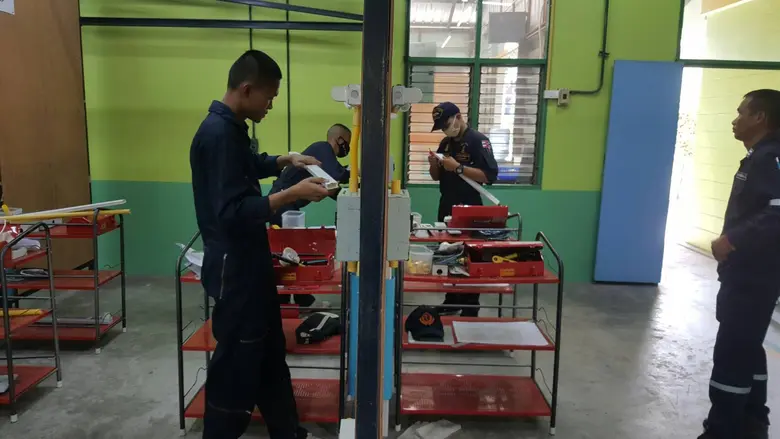 สถาบันพัฒนาฝีมือแรงงาน ๑๗ ระยอง ทดสอบมาตรฐานฝีมือแรงงานแห่งชาติ