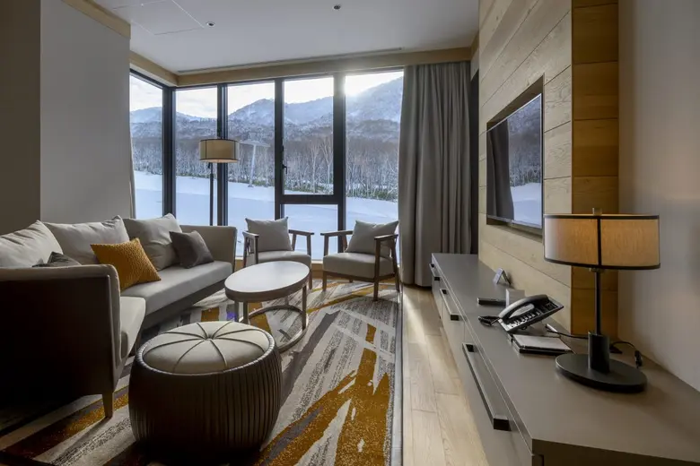 สัมผัสความหมายของคำว่าลักซ์ชูรี่ ที่ ยู คิโรโระ  จะดีแค่ไหนหากคุณสามารถมีห้องทำงานส่วนตัวที่สกี รีสอร์ต