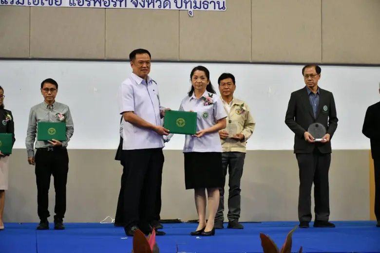 รองนายกรัฐมนตรี และรัฐมนตรีว่าการกระทรวงส...