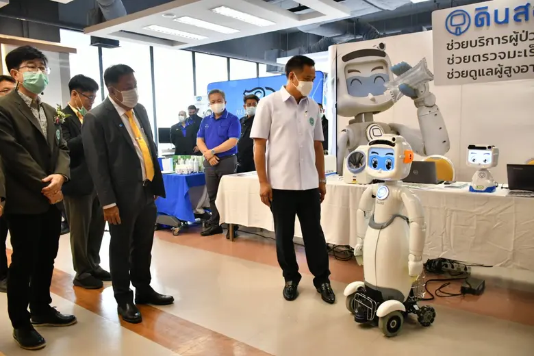 "อนุทิน" รองนายกฯ และรมว.สธ. มอบนโยบายให้ รพช. ทำหน้าที่หยุดการเจ็บป่วยและคัดกรองผู้ป่วยก่อน ส่งไป ร.พ.ใหญ่