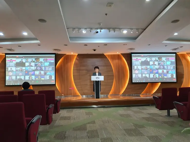 ม.ศรีปทุม เปิดเวทีแลกเปลี่ยนนำเสนอความรู้ ผลงาน "การวิจัยและนวัตกรรมสู่การพัฒนาที่ยั่งยืน" SPUCON 2020 ครั้งที่ 15 ผ่าน App Zoom / Facebook Live