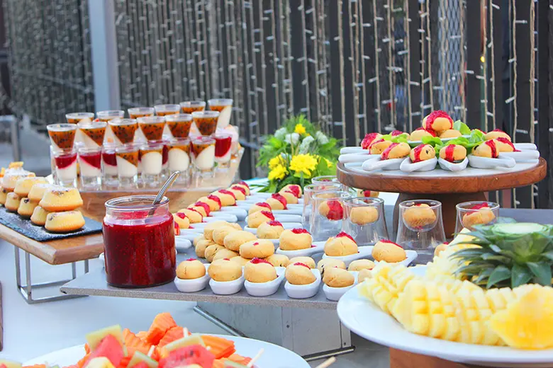 ช่วงเวลาแห่งความสุขส่งท้ายปีเก่าและต้อนรั...