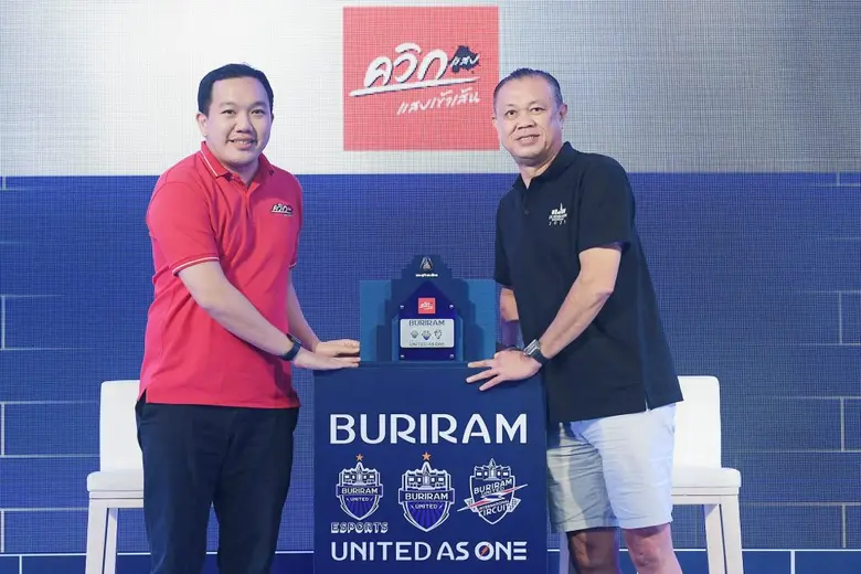 นายยศศรัล แต้มคงคา (ซ้าย) ผู้อำนวยการฝ่าย...