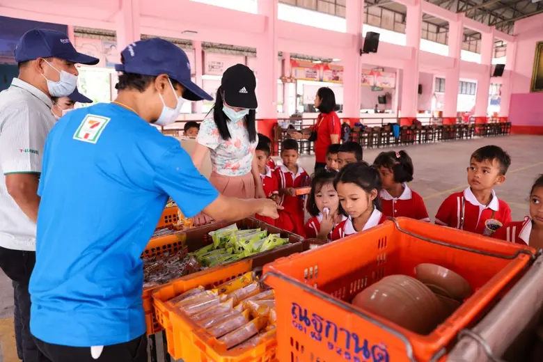 ชมรมจิตสาธารณะ ซีพี ออลล์ จับมือ โรงเรียนวัดจันดี นครศรีธรรมราช จัดบิ๊กคลีนนิ่งเดย์ ฟื้นฟูสถาบันการศึกษา